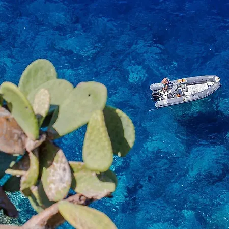 Al Chiaro Dei Loy Bed & Breakfast 4*